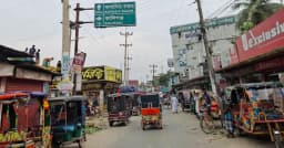 কাপাসিয়ায় ইজিবাইক চার্জে বিদ্যুতের চাপ, ভোগান্তিতে গ্রাহকরা