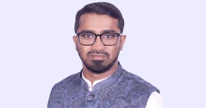 রাশেদ খানকে ডাকসুর জিএস ঘোষণা