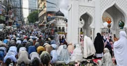 বিশ্বের বিভিন্ন প্রান্তে ঈদুল আজহার নামাজ আদায়, মুসলিম উম্মাহর মিলনমেলা