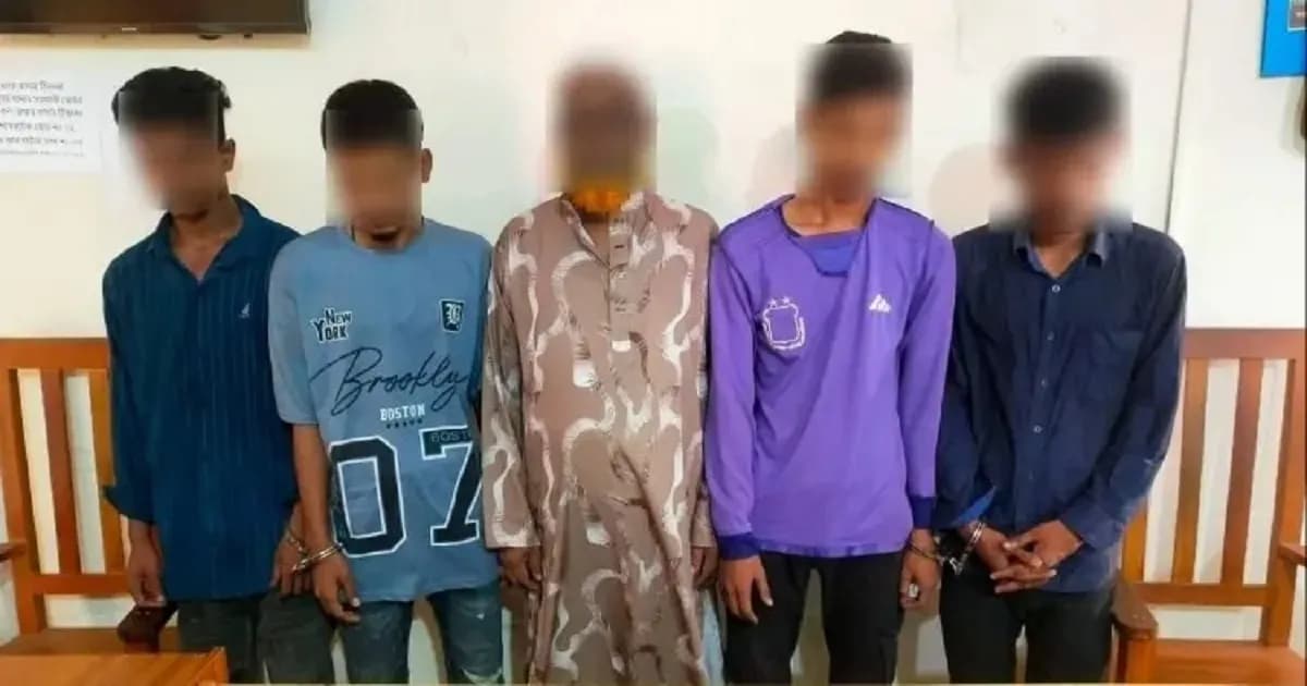 শ্যামলী হাউজিংয়ে বাড়িতে হামলা-ভাঙচুরের ঘটনায় গ্রেপ্তার ৫