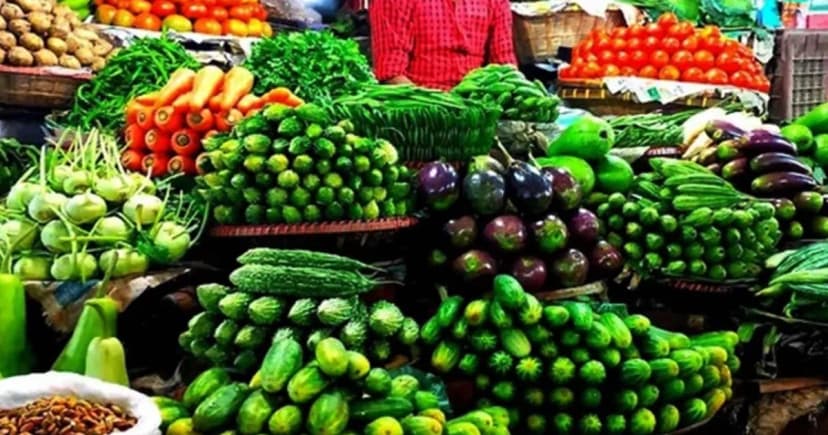 ঈদের পরদিন রাজধানীর বাজারে সবজির সংকট, দাম চড়া