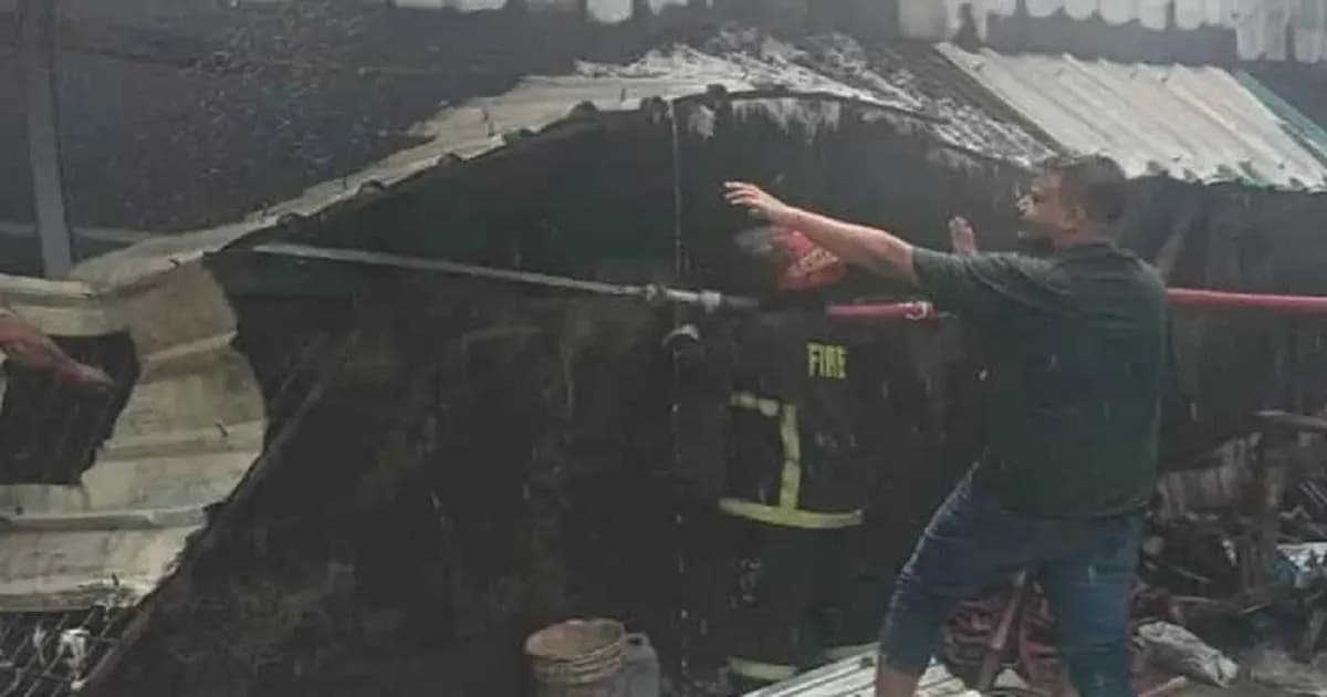 বাসাবোতে তুলার গোডাউনে আগুন, নিয়ন্ত্রণে দুই ইউনিট