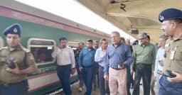 ঈদযাত্রার প্রথম দিনে কমলাপুরে স্বস্তি, কম ছিল যাত্রীর চাপ