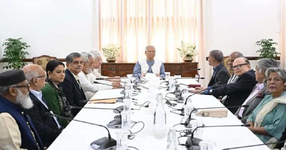 ড. ইউনূসসহ সব উপদেষ্টার দেশত্যাগে নিষেধাজ্ঞা চেয়ে আইনি নোটিশ