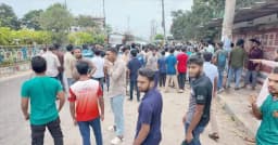 ব্যানার ছেঁড়াকে কেন্দ্র করে ছাত্রদল-শিবির সংঘর্ষ