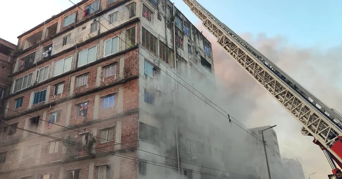 কেরানীগঞ্জে ১২ তলা ভবনে ভয়াবহ আগুন, নিয়ন্ত্রণে ১৪ ইউনিট