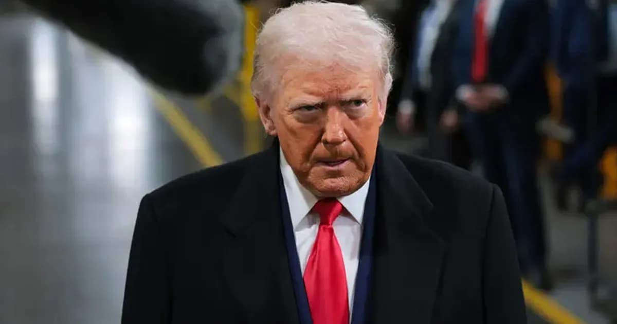 ‘অনন্তকাল’ যুদ্ধ চালানোর মতো অস্ত্র মজুত আছে যুক্তরাষ্ট্রের: ট্রাম্প