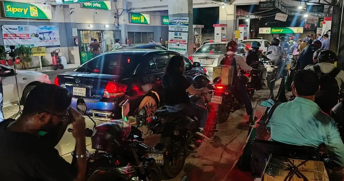 তেল-গ্যাস-বিদ্যুতে চাপে মধ্যবিত্ত, বাড়ছে বিকল্প খরচের বোঝা