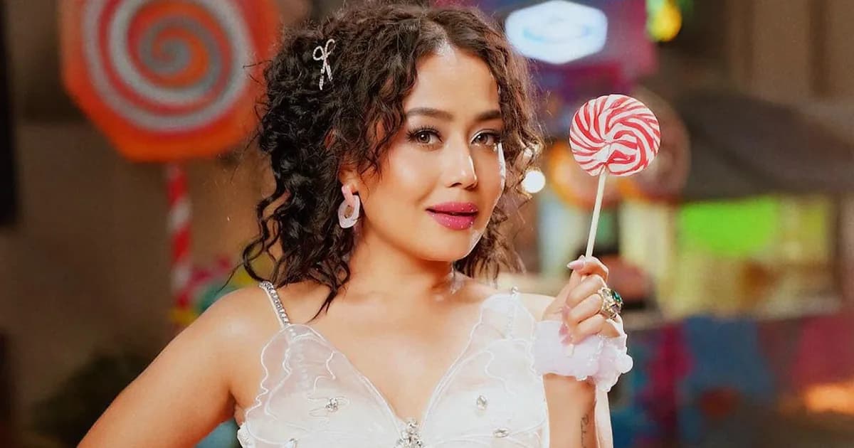 ‘ক্যান্ডি শপ’ ঘিরে বিতর্কে নেহা কক্কর