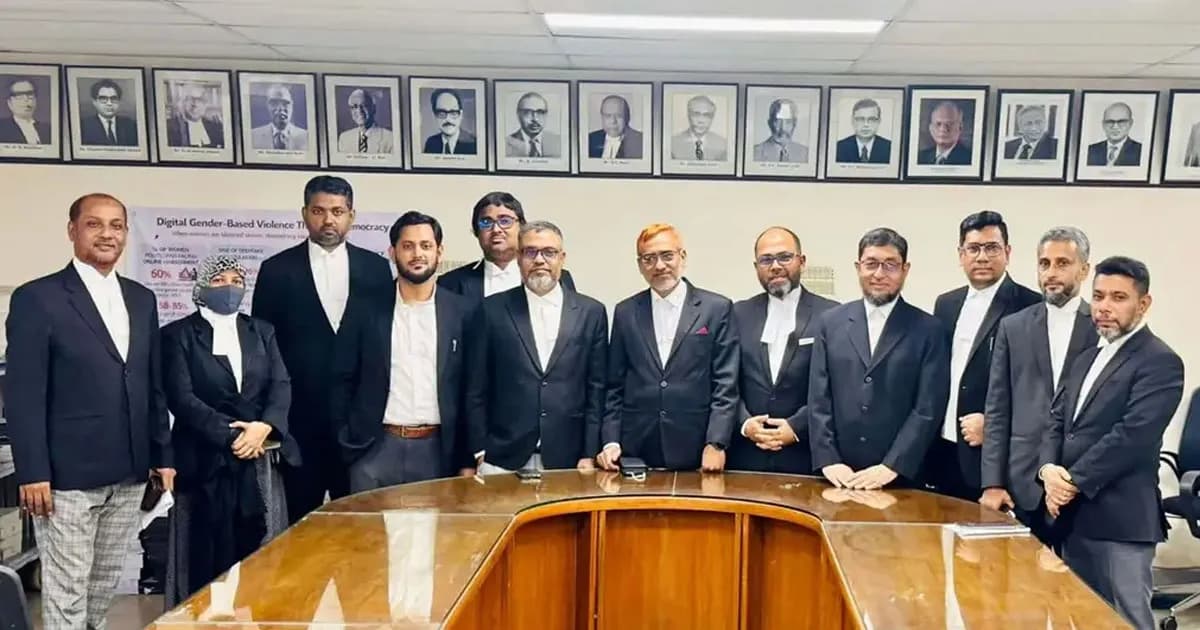 ১৮ ডেপুটি ও সহকারী অ্যাটর্নি জেনারেলের একযোগে পদত্যাগ