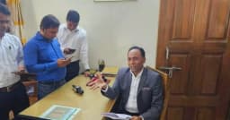 হঠাৎ ভূমি অফিসে প্রতিমন্ত্রী, গিয়ে দেখলেন ঝুলছে তালা