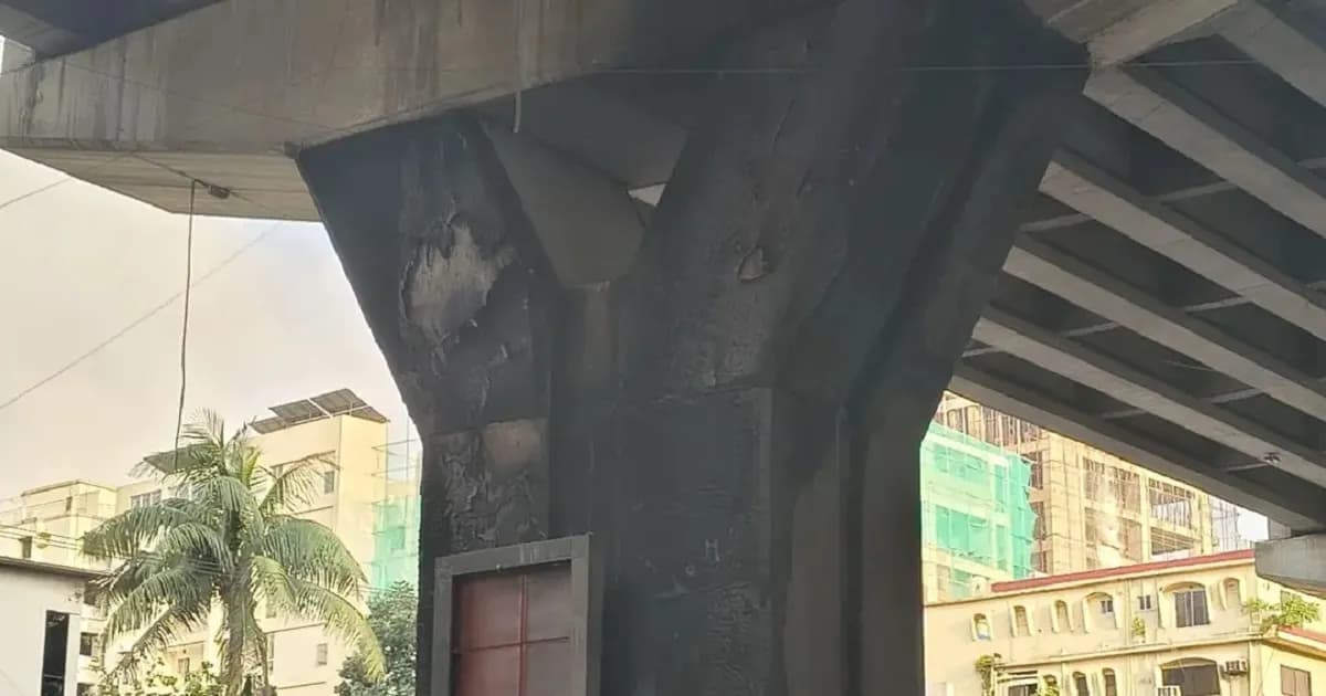 চট্টগ্রামে ফ্লাইওভারের পিলারে হঠাৎ আগুন
