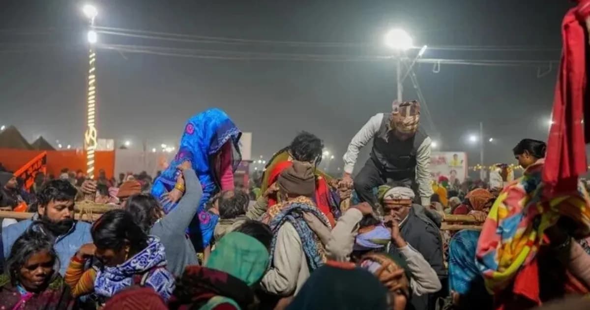 গুজবে নারীদের হুড়োহুড়ি, মন্দিরে পদদলিত হয়ে ৭ জনের মৃত্যু