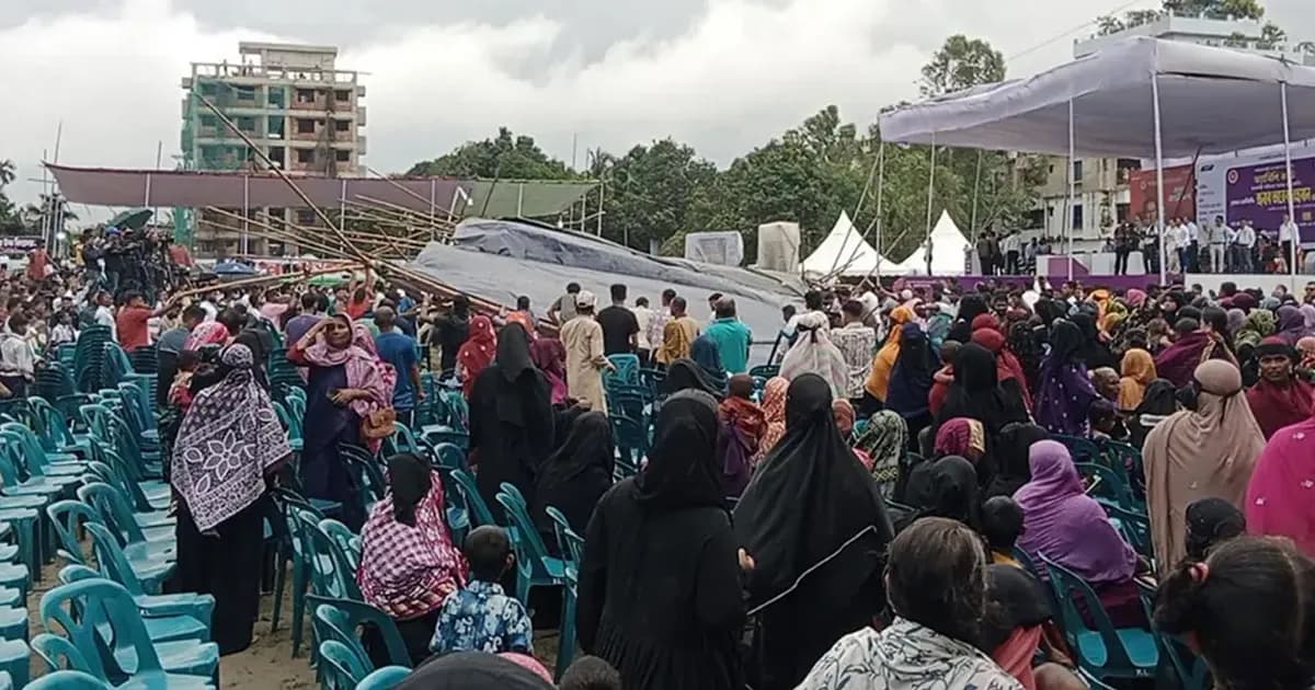 শ্রীমঙ্গলে প্রধানমন্ত্রী পৌঁছানোর আগেই বাতাসে ভেঙে পড়ল প্যান্ডেল