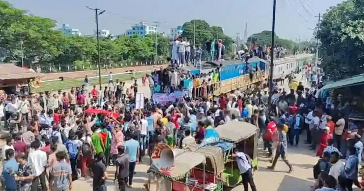 ভৈরবে ট্রেনে হামলার ঘটনায় রেলওয়ে থানায় মামলা