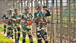 বিএসএফের ছুড়া গুলিতে ৩ বাংলাদেশি আহত