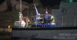 গ্রিস উপকূলে ভাসমান নৌকায় মিলল ১৭ অভিবাসীর মরদেহ