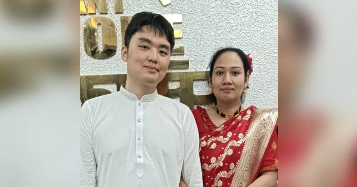 প্রেমের টানে দক্ষিণ কোরিয়া থেকে লালমনিরহাটে
