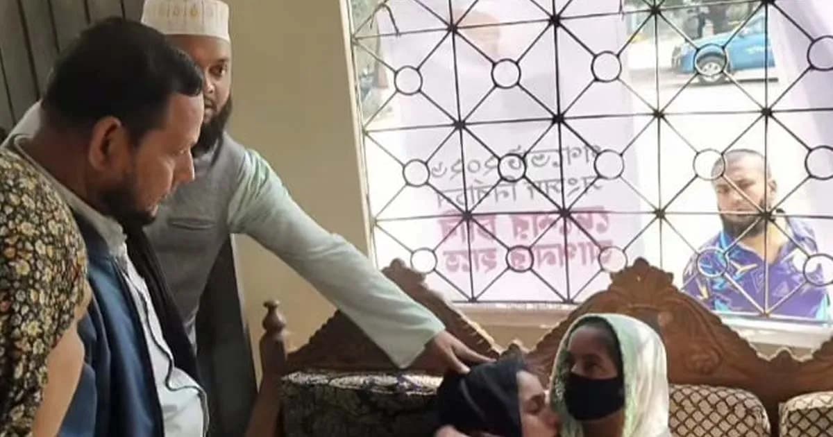 ময়লার গাড়ির চাপায় নিরাপত্তা কর্মীর মৃত্যু, স্ত্রী’র দাবি হত্যা