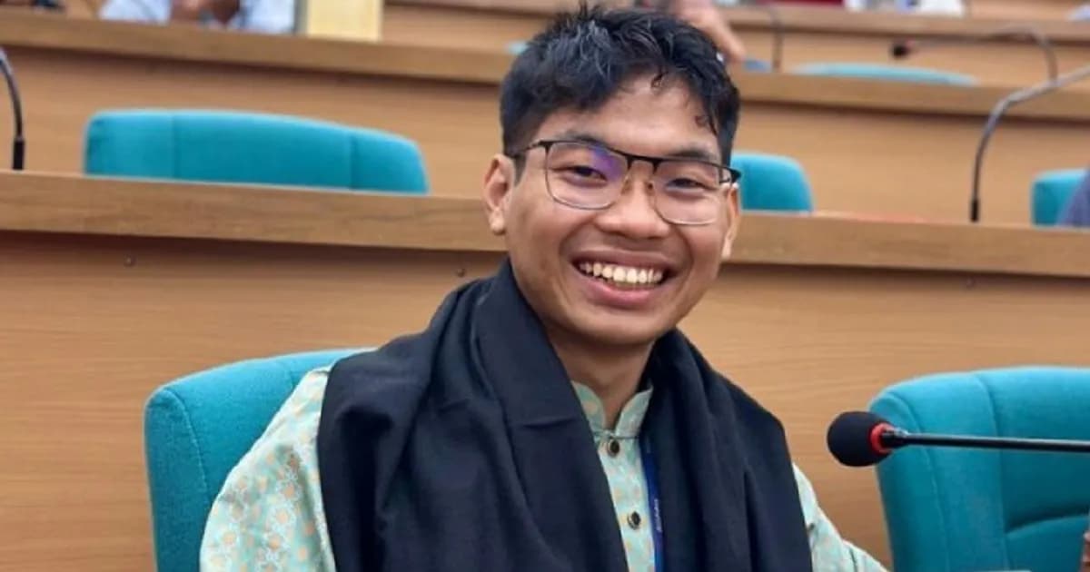 সমালোচনার মাঝেও ডাকসুর পদ ছাড়ছেন না সর্বমিত্র চাকমা