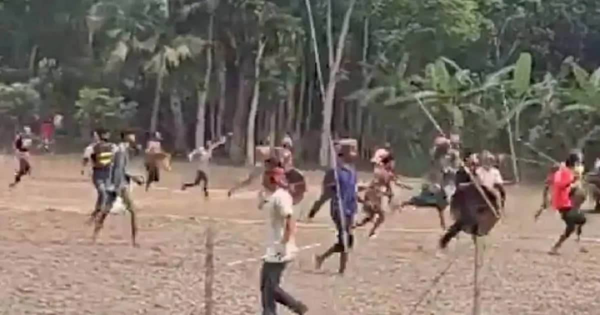 ফরিদপুরে দফায় দফায় সংঘর্ষ, ভাঙচুর-অগ্নিসংযোগে আহত ১১