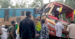 কুমিল্লায় বাস–ট্রেন সংঘর্ষ: নিহতদের পরিবারকে ১ লাখ টাকা দেবে রেল