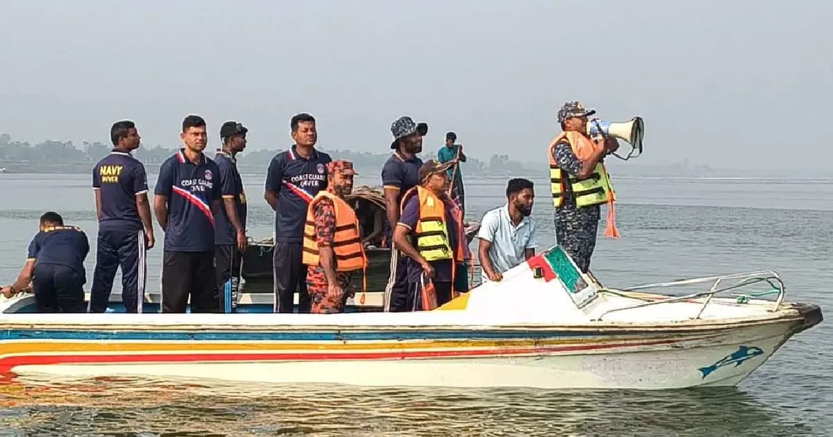 দৌলতদিয়ায় বাস দুর্ঘটনায় তৃতীয় দিনেও চলছে উদ্ধার অভিযান