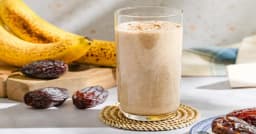 ইফতারে ঘরেই তৈরি করুন পুষ্টিকর খেজুর স্মুদি