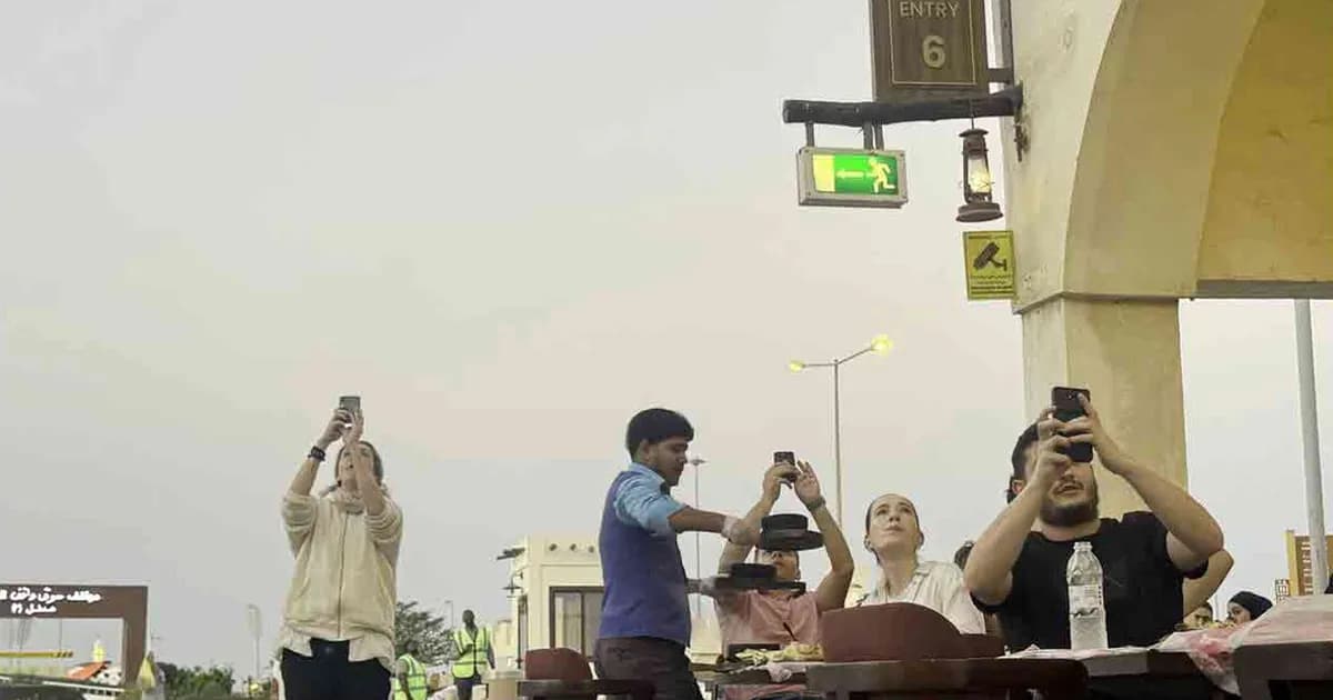 ইরানের হামলার ছবি-ভিডিও শেয়ারের অভিযোগে কাতারে গ্রেফতার ৩১৩