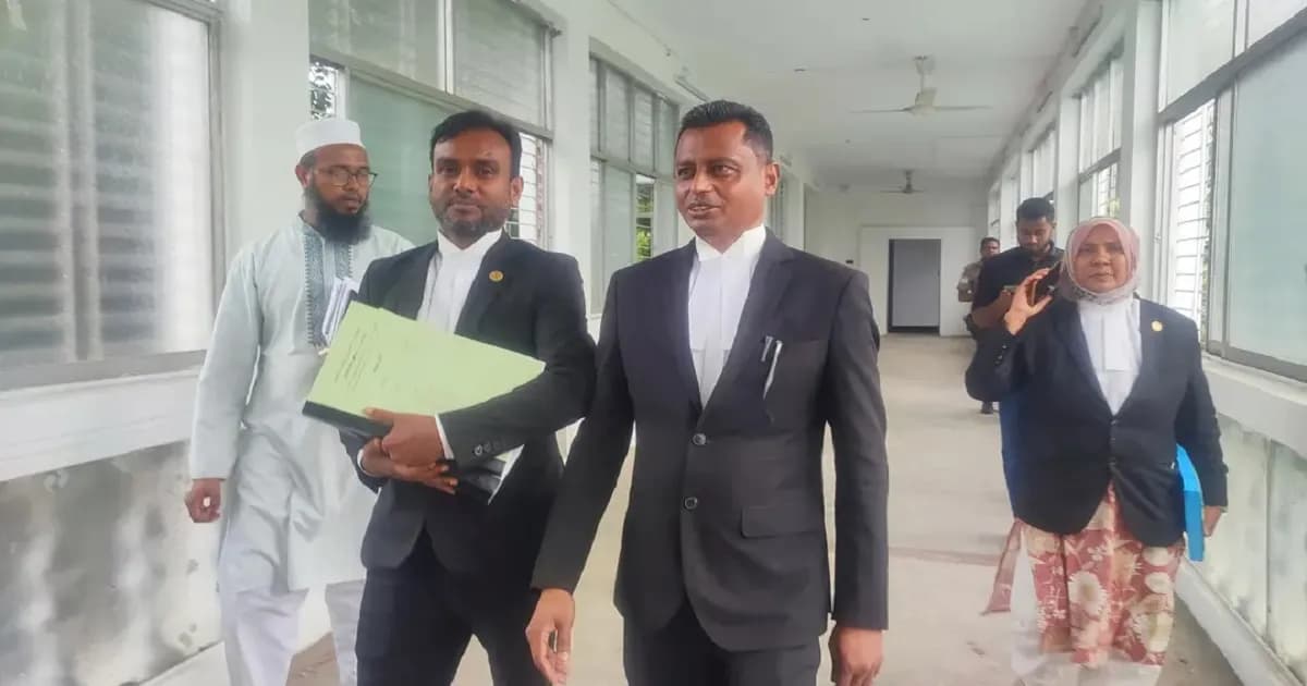 শেখ হাসিনাসহ ৪১ জনের বিরুদ্ধে আনুষ্ঠানিক অভিযোগপত্র দাখিল