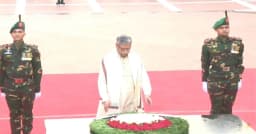 শহীদ বুদ্ধিজীবী স্মৃতিসৌধে রাষ্ট্রপতির শ্রদ্ধা নিবেদন