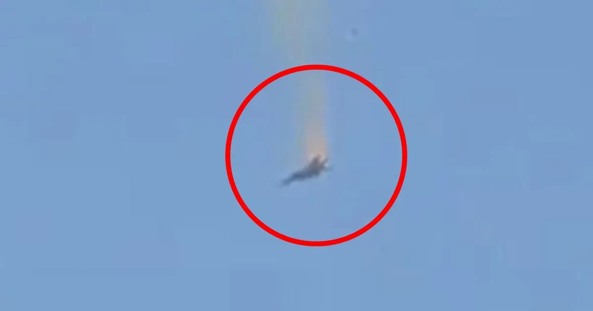 কুয়েতের আকাশে ইরানের মিসাইল আঘাতে বিধ্বস্ত মার্কিন এফ-১৫ জেট