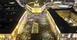 সরকারের পদত্যাগের দাবিতে বুলগেরিয়ায় হাজারো মানুষের বিক্ষোভ