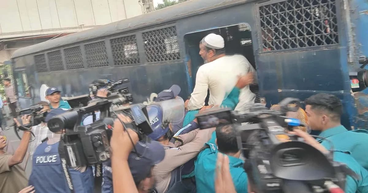 সচিবালয় থেকে চারজনকে আটক করে নিয়ে গেল পুলিশ