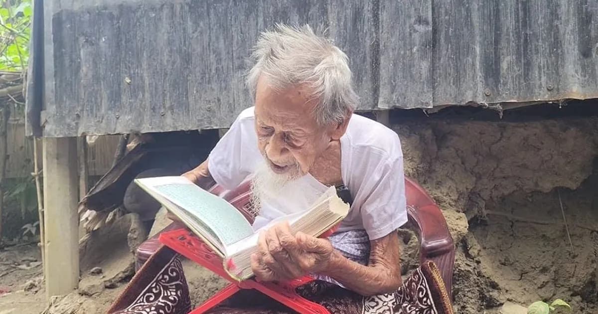 ১২৩ বছর বয়সেও চশমা ছাড়াই কুরআন পড়েন আব্বাস