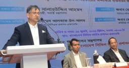 শাসক নয়, বরং জনগণের সেবক হিসেবে কাজ করুন: স্বরাষ্ট্রমন্ত্রী