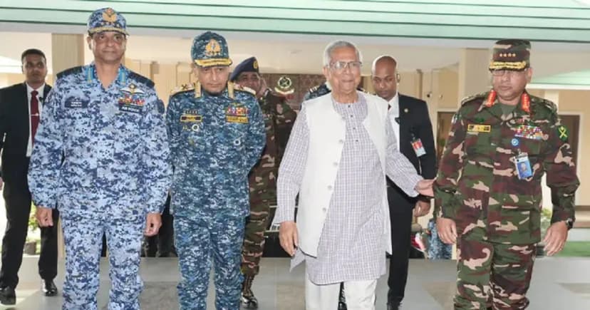 সশস্ত্র বাহিনীকে নিরপেক্ষতার সঙ্গে দায়িত্ব পালনের নির্দেশ প্রধান উপদেষ্টার