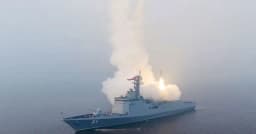 নতুন ডেস্ট্রয়ার জাহাজ থেকে ক্রুজ ক্ষেপণাস্ত্র ছুড়লেন কিম জং উন