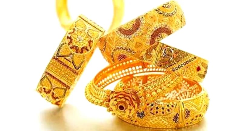 দেশের স্বর্ণবাজারে বড় পতন, দুদিনে কমলো ৩০ হাজার টাকা