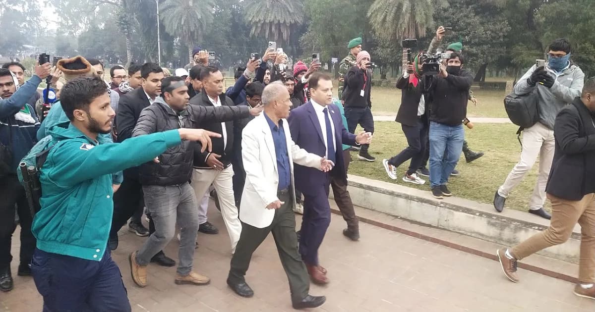 জিয়া উদ্যানে খালেদা জিয়ার সমাধিস্থল পরিদর্শনে স্বরাষ্ট্র উপদেষ্টা