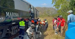 মেক্সিকোয় যাত্রীবাহী ট্রেন লাইনচ্যুত, নিহত ১৩