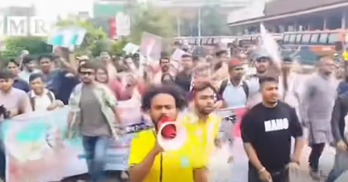 ঢাকায় আওয়ামী লীগের ঝটিকা মিছিল, ককটেল বিস্ফোরণ