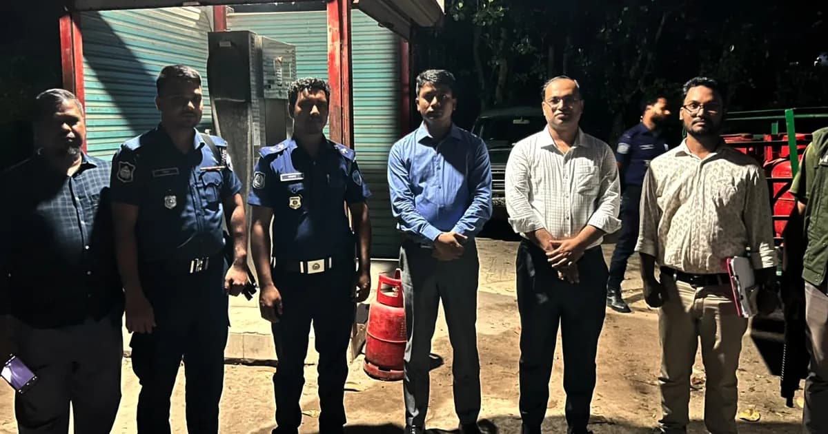 বাঞ্ছারামপুরে বেশি দামে এলপিজি বিক্রি, তিন প্রতিষ্ঠানের জরিমানা