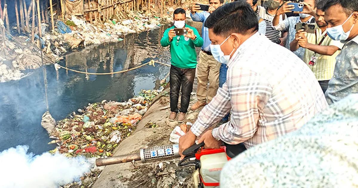 দায়িত্বের প্রথম দিনেই মশক নিধন অভিযানে নামলেন সিটি প্রশাসক