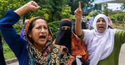 টঙ্গীতে থানার অভ্যন্তরে ‘জয় বাংলা, জয় বঙ্গবন্ধু’ স্লোগান