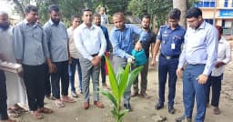 ফুলবাড়ীয়া সফরে উন্নয়ন ও জনসেবায় দিকনির্দেশনা দিলেন জেলা প্রশাসক