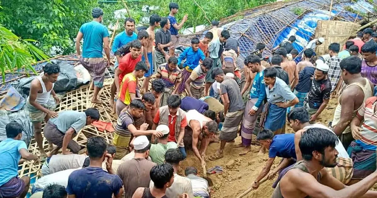 রোহিঙ্গা ক্যাম্পে পাহাড়ধসে নিহত বেড়ে ৮, জীবিত উদ্ধার ১৪