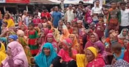 শিশুদের ঝগড়াকে কেন্দ্র করে মারামারি, লাশ নিয়ে সড়ক অবরোধ