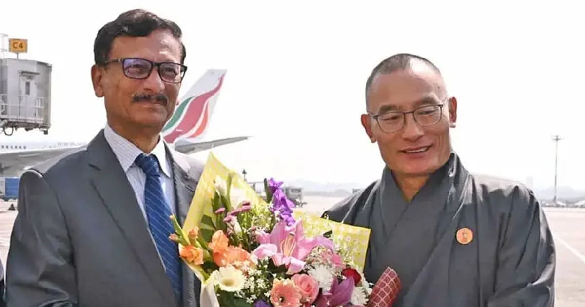 মন্ত্রিসভার শপথগ্রহণে যোগ দিতে ঢাকায় পৌঁছেছেন ভুটানের প্রধানমন্ত্রী