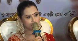 ঢাকাইয়া দেবদাস’র মহরতে শাকিবকে নিয়ে প্রশ্ন, এড়িয়ে গেলেন বুবলী!